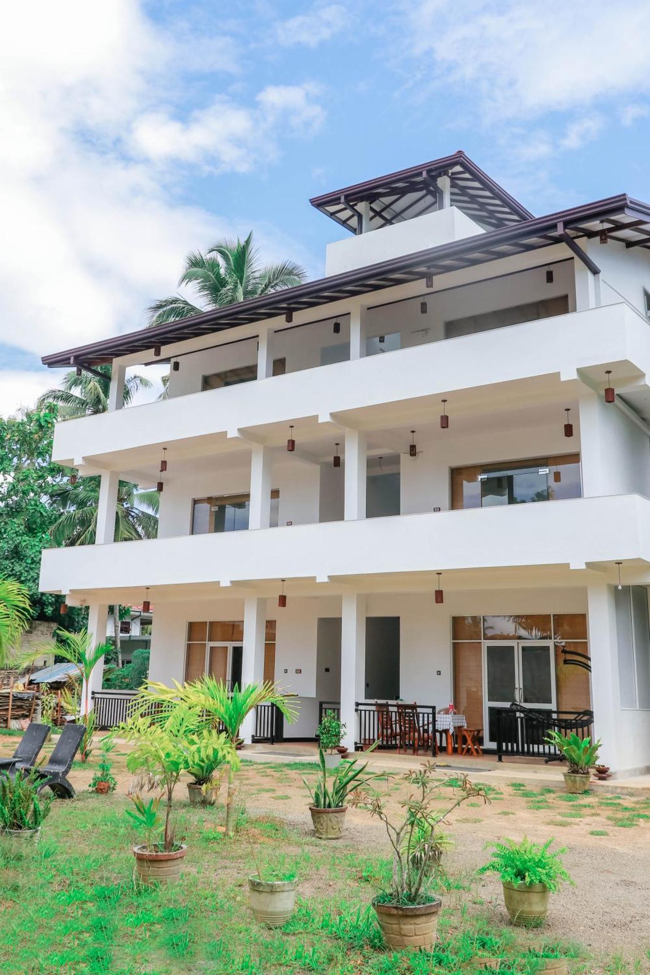 Dk Zur Einkehr Hotel Ahangama Exterior foto